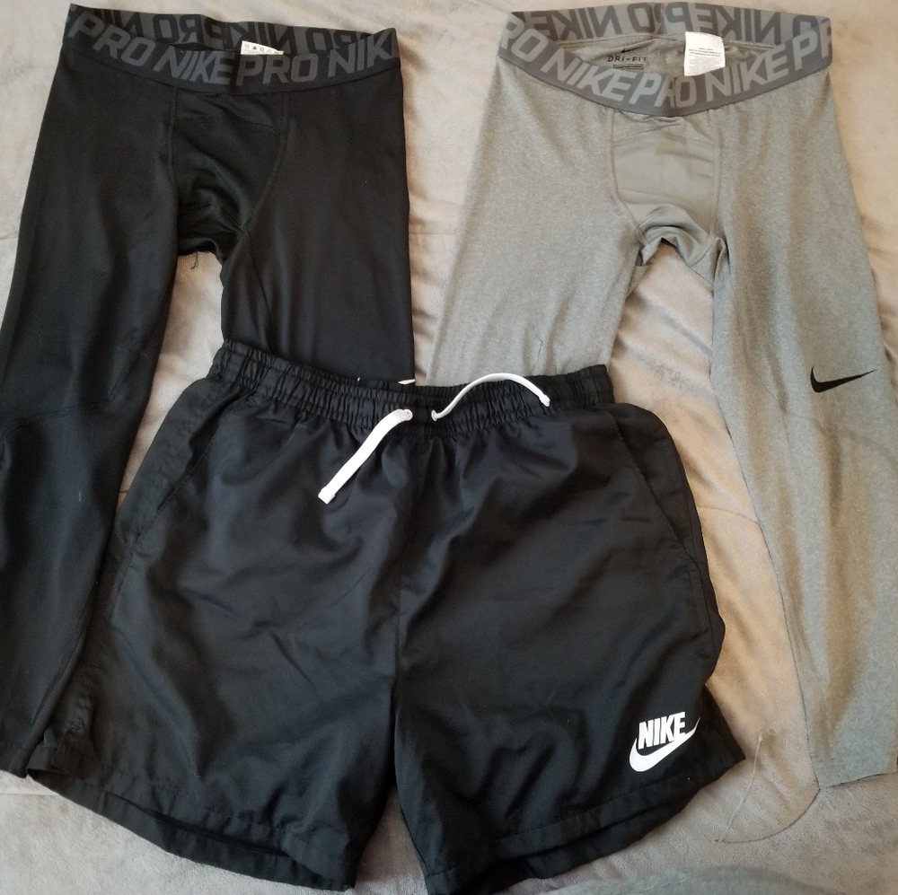NIKE BUNDLE COMPRESSION TIGHTS AND SHORTS